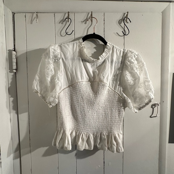 ANTHROPOLOGIE Elegant White Ruffled Sleeve smocked Women's Top - Picture 4 of 6